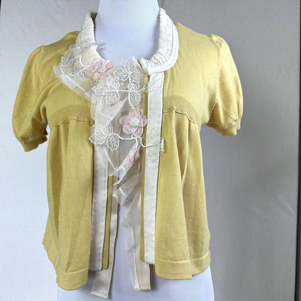 Field Flower Yellow Floral Applique sweater, Women's SZ L